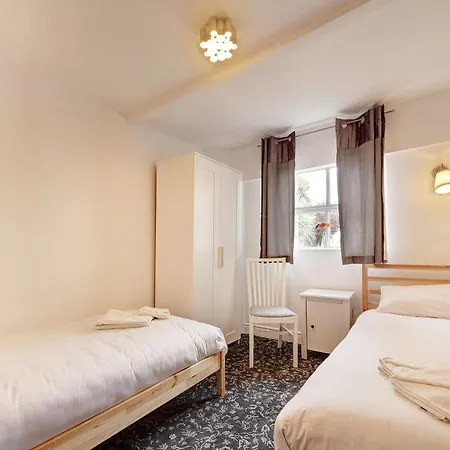 The Marilyn Mansion Guest house